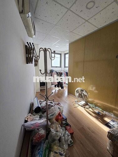 1 trệt . 1 lầu . 1 lững . 5PN . 4VS