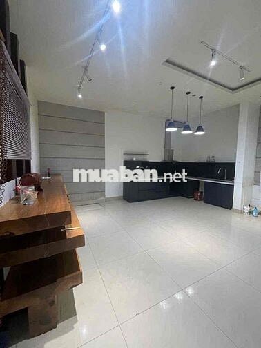 Cho thuê nhà Metro 1 trệt 2 lầu - đối diện Hoa viên