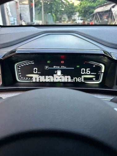 HYUNDAI CUSTIN 2.0T CAO CẤP 2024 LƯỚT 11K