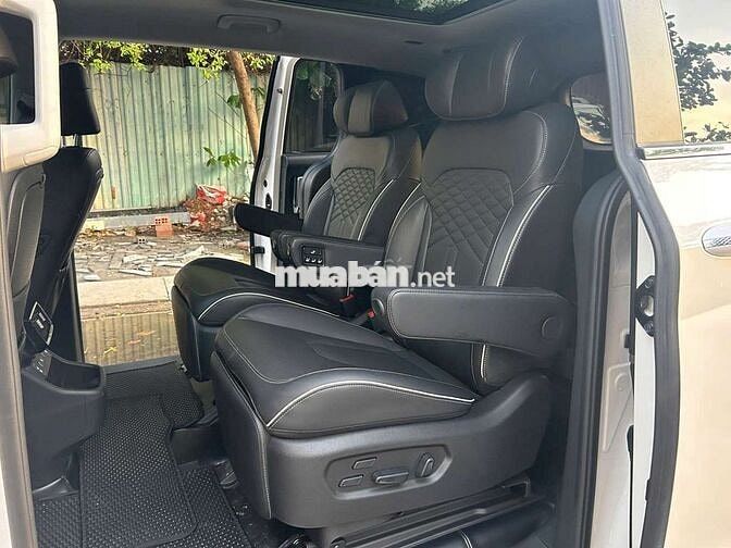 HYUNDAI CUSTIN 2.0T CAO CẤP 2024 LƯỚT 11K