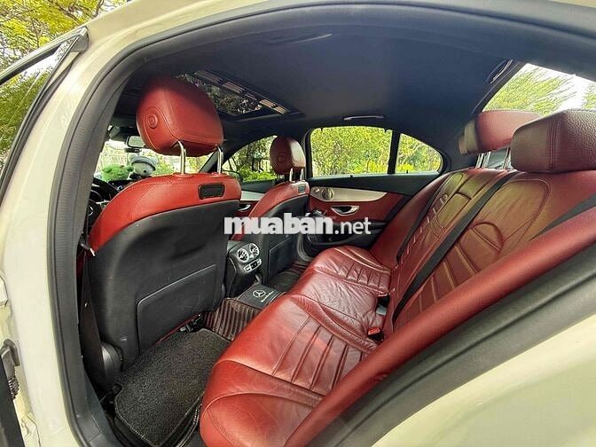 Mercedes Benz C Class 2016 C300 AMG - 6789 km