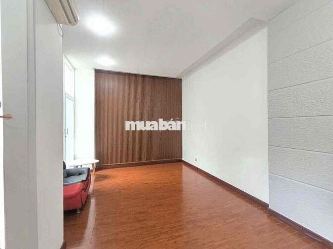 Cho thuê nhà Metro 1 trệt 2 lầu - đối diện Hoa viên