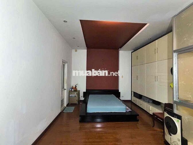Cho thuê nhà Metro 1 trệt 2 lầu - đối diện Hoa viên