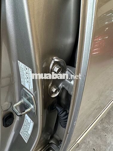 Toyota Innova 2014 2.0G - 275000 km