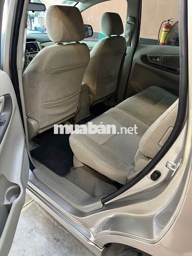 Toyota Innova 2014 2.0G - 275000 km