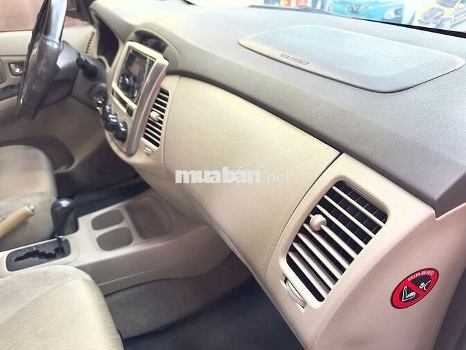 Toyota Innova 2014 2.0G - 275000 km