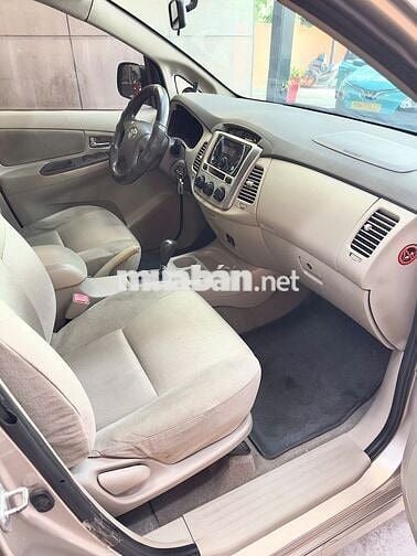 Toyota Innova 2014 2.0G - 275000 km