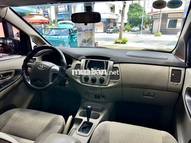 Toyota Innova 2014 2.0G - 275000 km