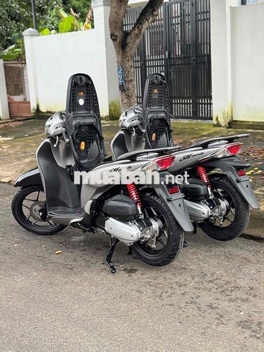 Cần bán Cặp SH_MODE Bạc Đen - Chính chủ phố