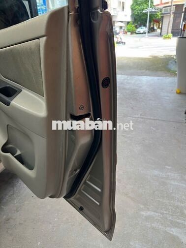 Toyota Innova 2014 2.0G - 275000 km