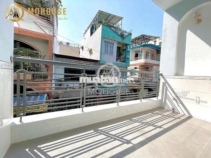 CHO THUÊ 1 PHÒNG NGỦ TRỐNG SẴN BAN CÔNG THOÁNG NGAY TOÀ NHÀ VIETTEL Q3