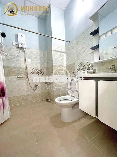 CHO THUÊ 1 PHÒNG NGỦ TRỐNG SẴN BAN CÔNG THOÁNG NGAY TOÀ NHÀ VIETTEL Q3
