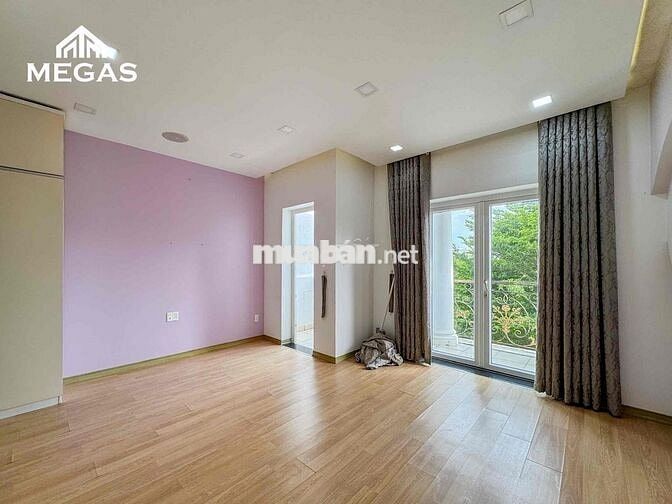 Cho Thuê Nhà Nguyên Căn 5PN 5WC Thoáng Mát Ngay CityLand Center Hills