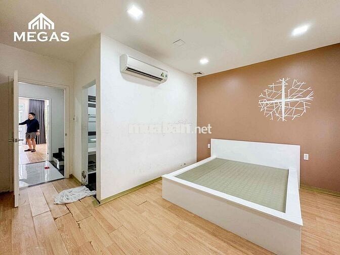 Cho Thuê Nhà Nguyên Căn 5PN 5WC Thoáng Mát Ngay CityLand Center Hills