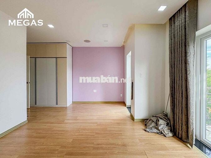 Cho Thuê Nhà Nguyên Căn 5PN 5WC Thoáng Mát Ngay CityLand Center Hills