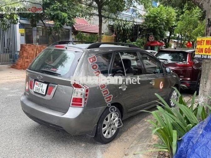 Kia Carens LX 1.6 MT 2010