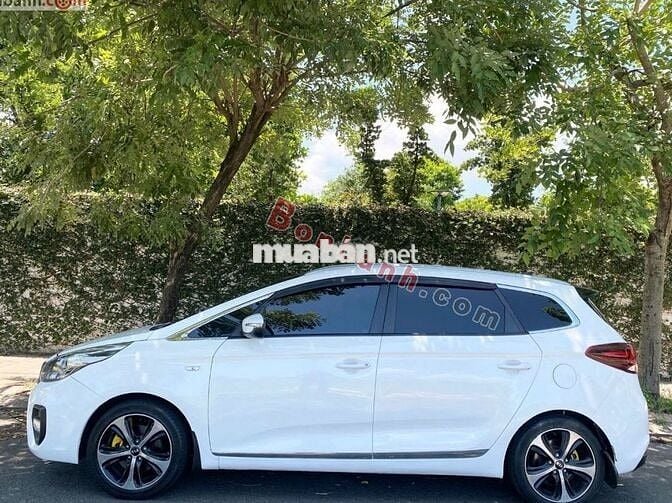 Kia Rondo GMT 2016 -Màu Trắng