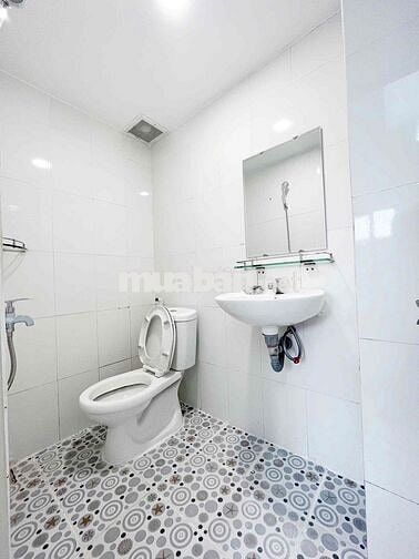 Cho Thuê Căn Hộ Cửa Sổ Trời Siêu Thoáng Ngay Học Viện Cán Bộ