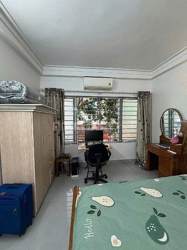 Nhà Đẹp Giá Tốt - Vị Trí Sêu Đắc Địa - Ô Tô Đỗ Cửa - Chỉ 4 Tỷ