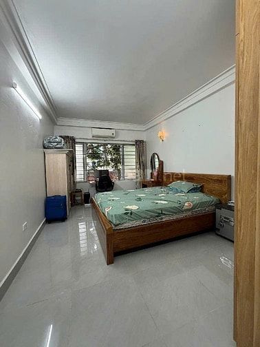 Nhà Đẹp Giá Tốt - Vị Trí Sêu Đắc Địa - Ô Tô Đỗ Cửa - Chỉ 4 Tỷ