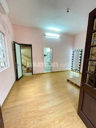 Cho thuê nhà riêng sân vườn trung tâm Hai Bà Trưng Phố Bạch Mai Hà Nội