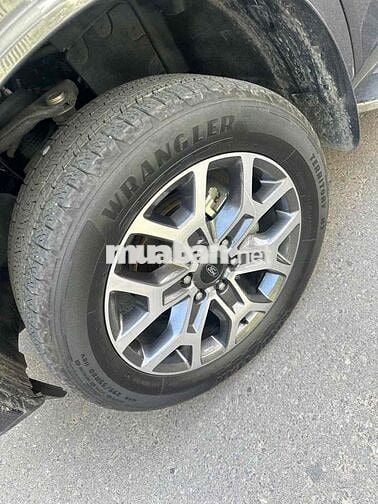 Ford Everest 2022 Titanium 2.0L 4x2 AT - 24000 km
