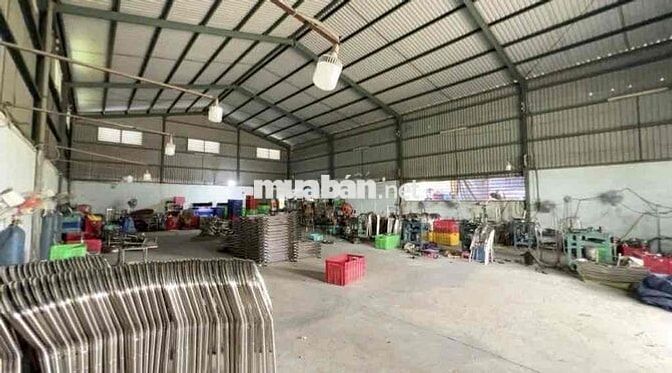 Gần 900m2 đất tặng kèm kho, Tân Quý Tây, Bình Chánh
