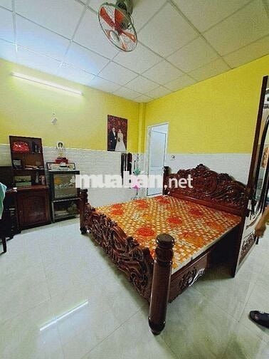 Nhà Bà Hom, Quận 6, 73m², 4.7x13m, 2 Tầng, 3 PN, HXH, Giá hơn 5 tỷ Xíu