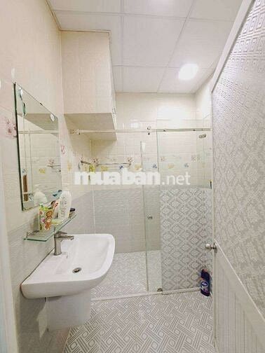 Nhà Bà Hom, Quận 6, 73m², 4.7x13m, 2 Tầng, 3 PN, HXH, Giá hơn 5 tỷ Xíu