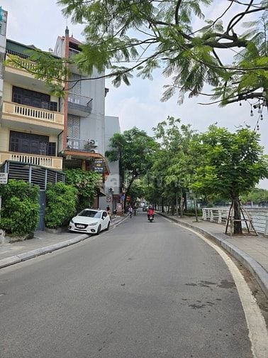 Bán nhà mặt phố Trích Sài, Tây Hồ 63m, 5 tầng, mt 4.8m. Giá: 50.5 tỷ