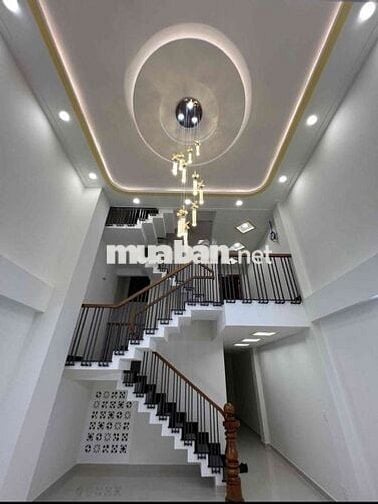 Nhà mới 100% ( 5 x 15 có 7pn 8wc có cầu thang máy )