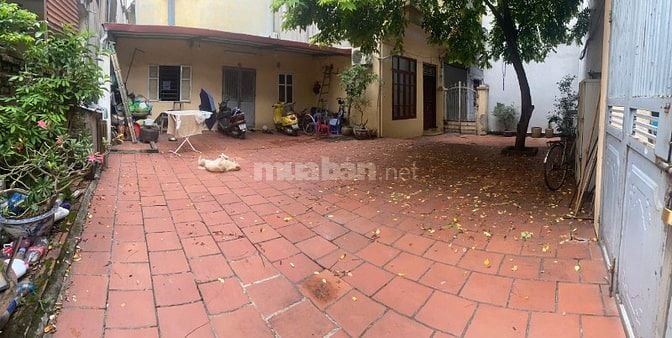 Bán gấp nhà mặt Hồ Đầm Tròn DT 165m2 giá 260tr/m2 tại Đội Cấn, Hà Nội