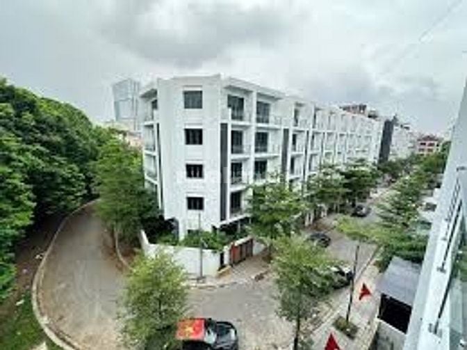 Bán căn nhà liền kề  ngõ 196 Hồ Tùng Mậu, 80m² 6 tầng, thang máy giá 2