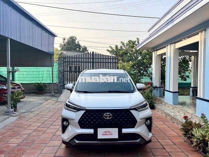 Veloz Cross 2023 Xe gia đình màu trắng ngọc trai