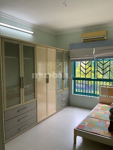 Vào nhà ngay lập tức , chủ nhà thân thiện 