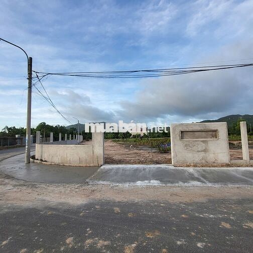 Bán lô đất góc trung tâm xã Phước Hải 2 mặt tiền 309m2 giá chỉ 2,6 tỷ