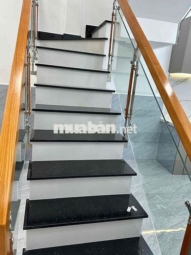 Bán nhà Kế bên Tân phú nguyễn Sơn 2tầng 4ty3 . 4x11 .,HXH. 2pn sổ đẹp.