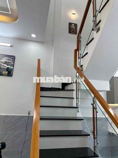 Bán nhà Kế bên Tân phú nguyễn Sơn 2tầng 4ty3 . 4x11 .,HXH. 2pn sổ đẹp.