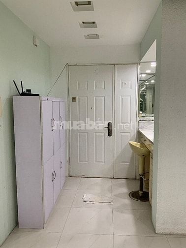 Vào nhà ngay lập tức , chủ nhà thân thiện 