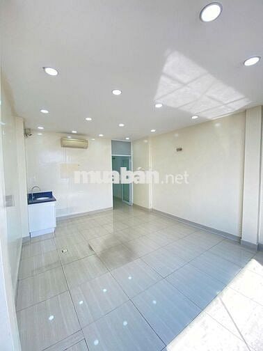 Có Thang Máy, Nhà Minh Phụng Q11 4x14m 5L 7pn