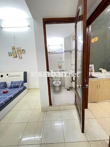 Cho thuê 1 phòng ngủ rộng 35m² tách bếp riêng ngay Hòa Bình Quận 11