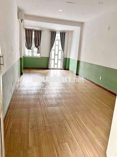 Nhà 3 Lầu (3PN, 3WC), 5x10m, 670/2A Lê Hồng Phong Q10 (gần góc 3/2)
