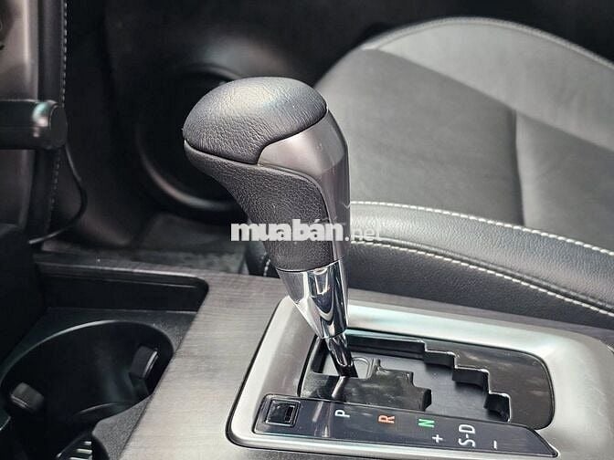 Toyota Fortuner 2024 2.7L 4x2 AT 7,000 km như mới.