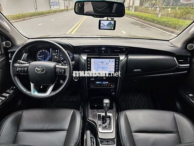 Toyota Fortuner 2024 2.7L 4x2 AT 7,000 km như mới.