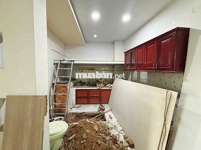 Phòng gác cửa sổ thoáng giá rẻ