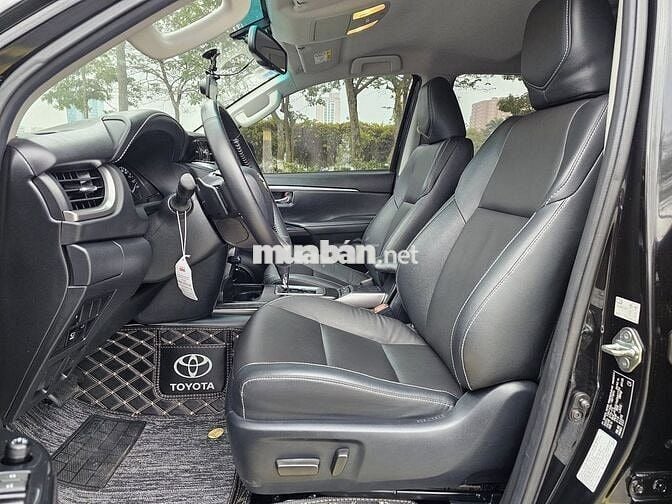Toyota Fortuner 2024 2.7L 4x2 AT 7,000 km như mới.