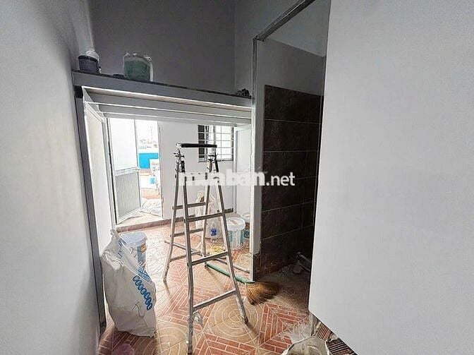 Phòng gác cửa sổ thoáng giá rẻ