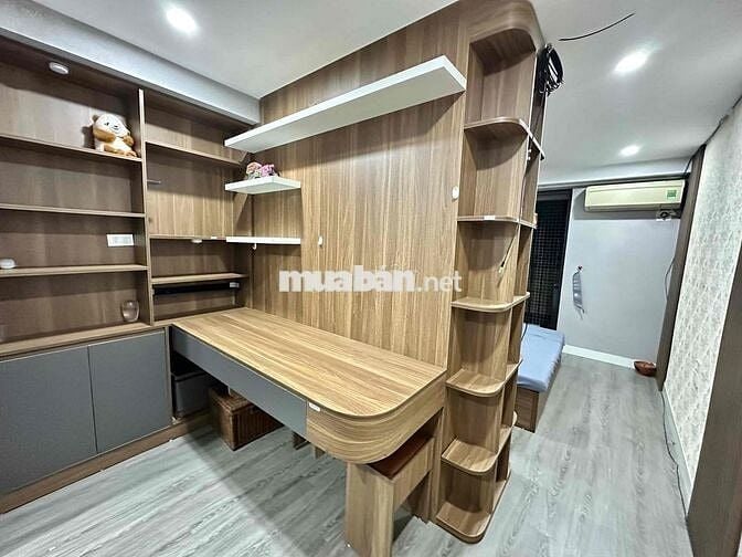 Cho thuê nhà 2 Tầng 172 Lạc Long Quân full nội thất sịn