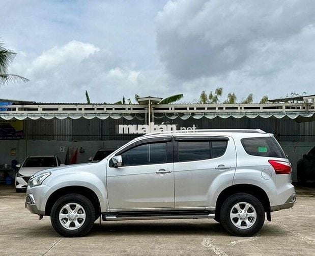 🆘🆘🆘MU_X 1.9Turbo 10/2019 Số Sàn Máy Dầu Nhập Thái