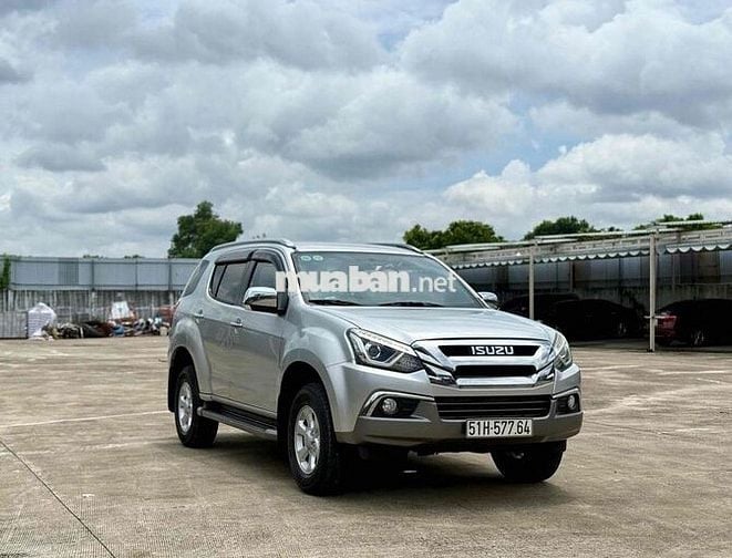 🆘🆘🆘MU_X 1.9Turbo 10/2019 Số Sàn Máy Dầu Nhập Thái